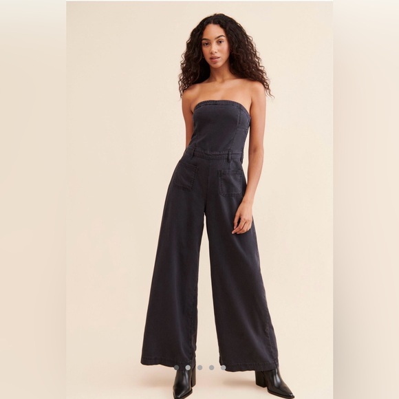 Anthropologie Pilcro The Skipper Strapless Cropped Wide Leg Jumpsuit - Picture 5 of 15